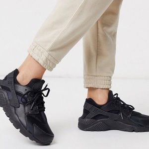 Nike Air Huarache - Fits like a size Women’s  10